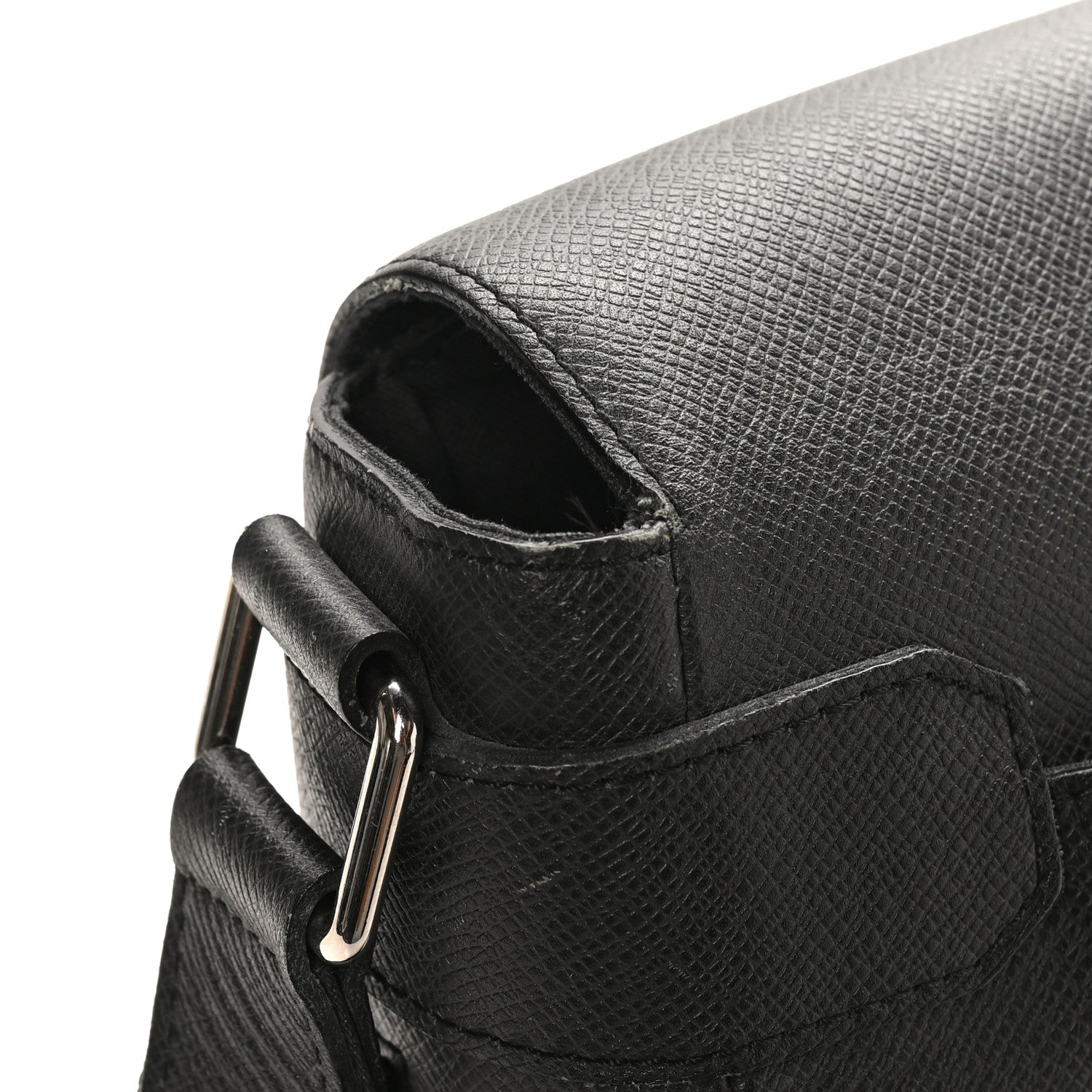 Louis Vuitton Taiga Roman GM Messenger Black