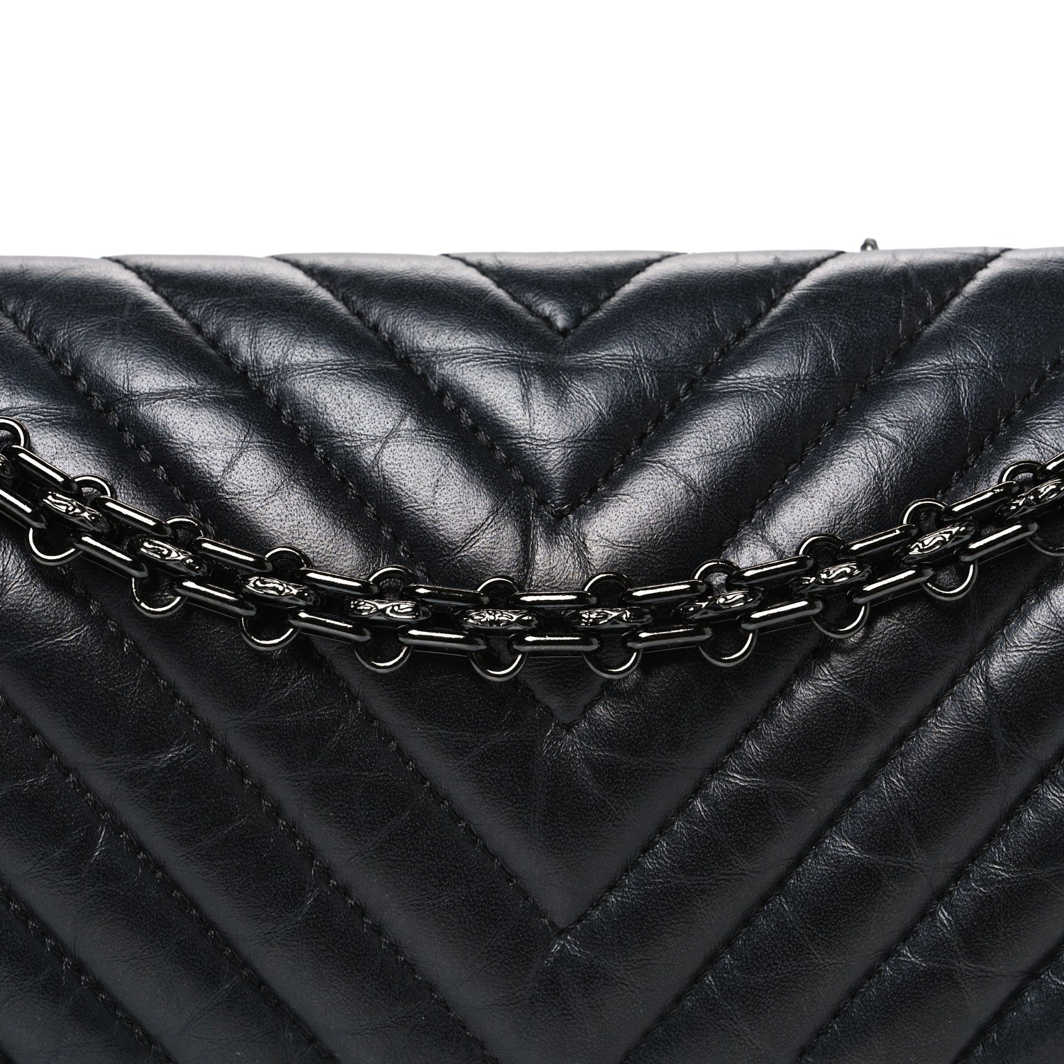 Chanel Aged Calfskin Chevron Quilted 2.55 Reissue 225 Flap So Black