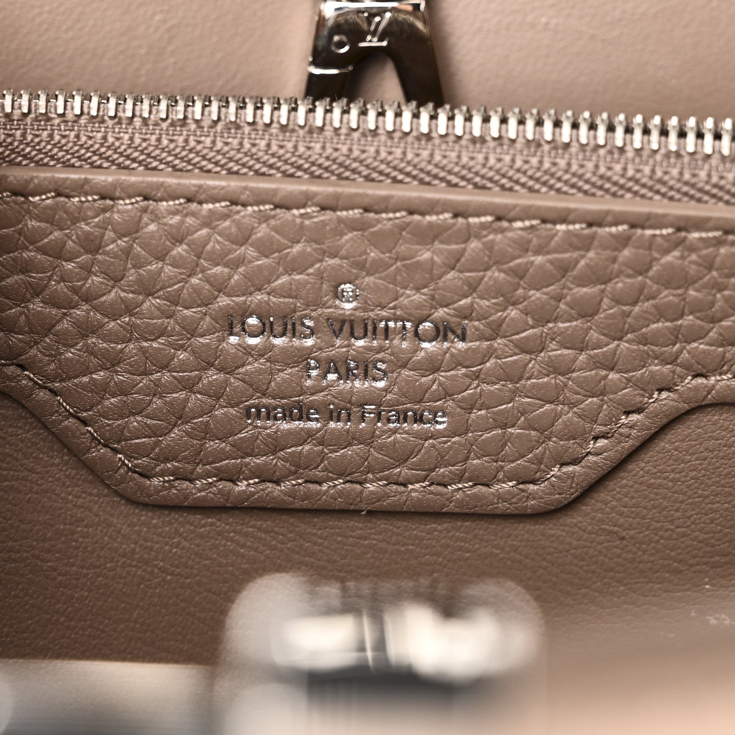 Louis Vuitton Taurillon Capucines MM Petale