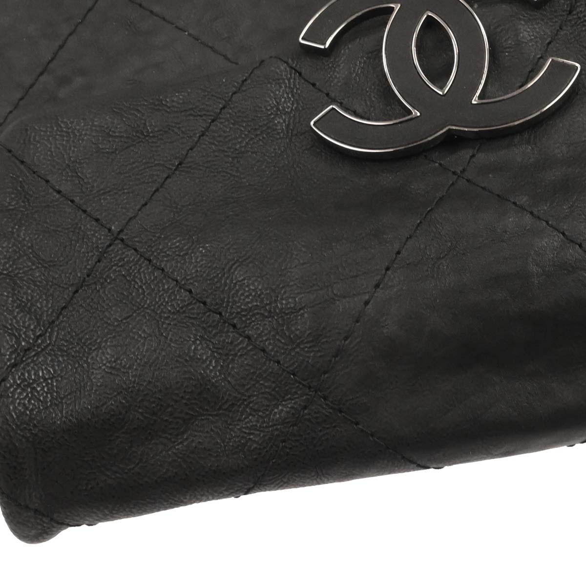 Chanel 2011 Black Calfskin Hamptons CC Accordion Flap Shoulder Bag