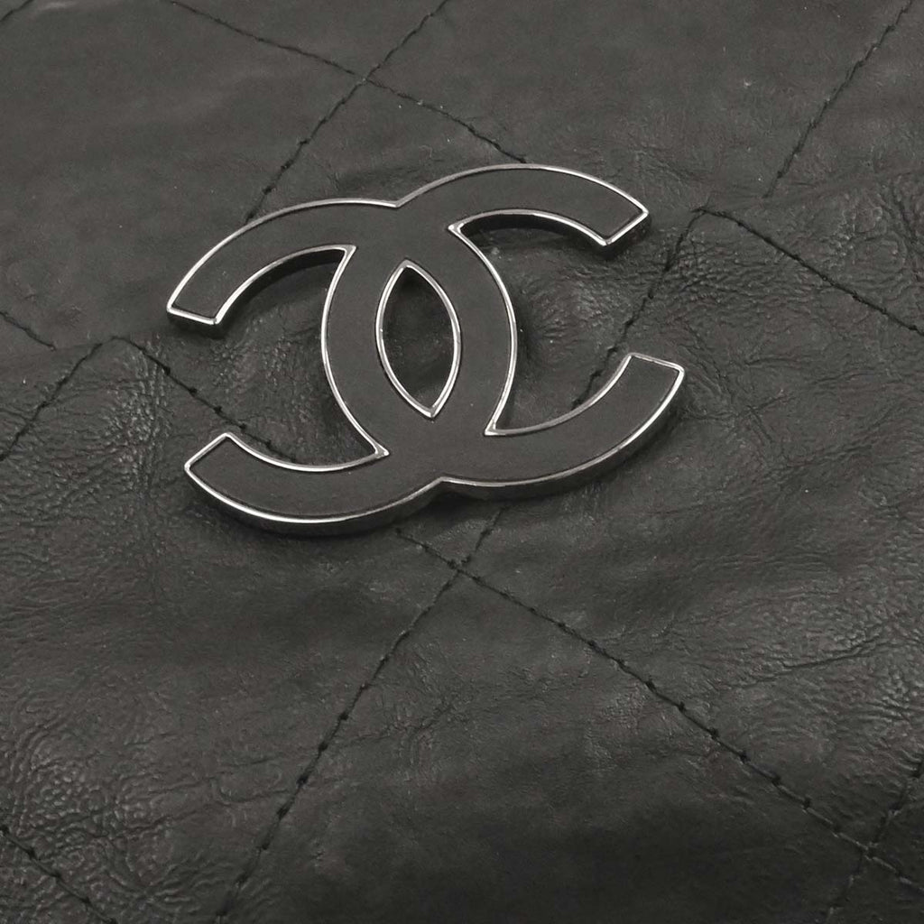 Chanel 2011 Black Calfskin Hamptons CC Accordion Flap Shoulder Bag