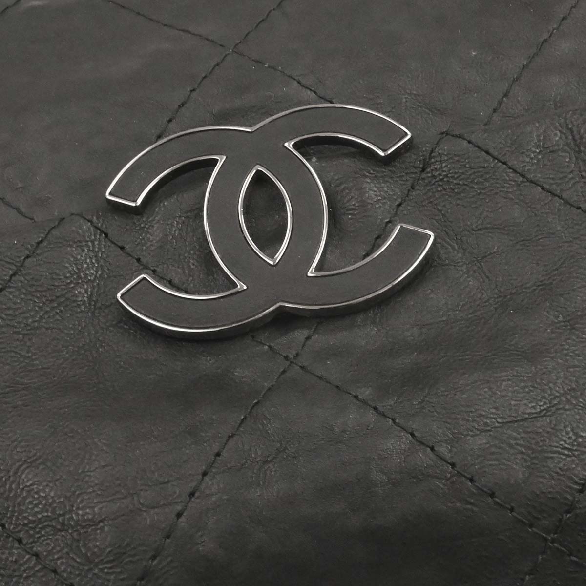 Chanel 2011 Black Calfskin Hamptons CC Accordion Flap Shoulder Bag