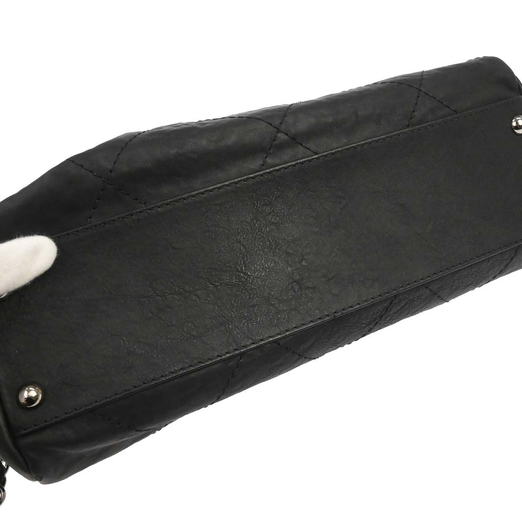Chanel 2011 Black Calfskin Hamptons CC Accordion Flap Shoulder Bag