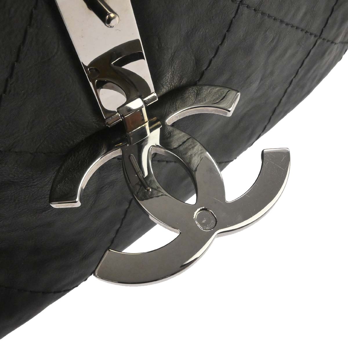 Chanel 2011 Black Calfskin Hamptons CC Accordion Flap Shoulder Bag