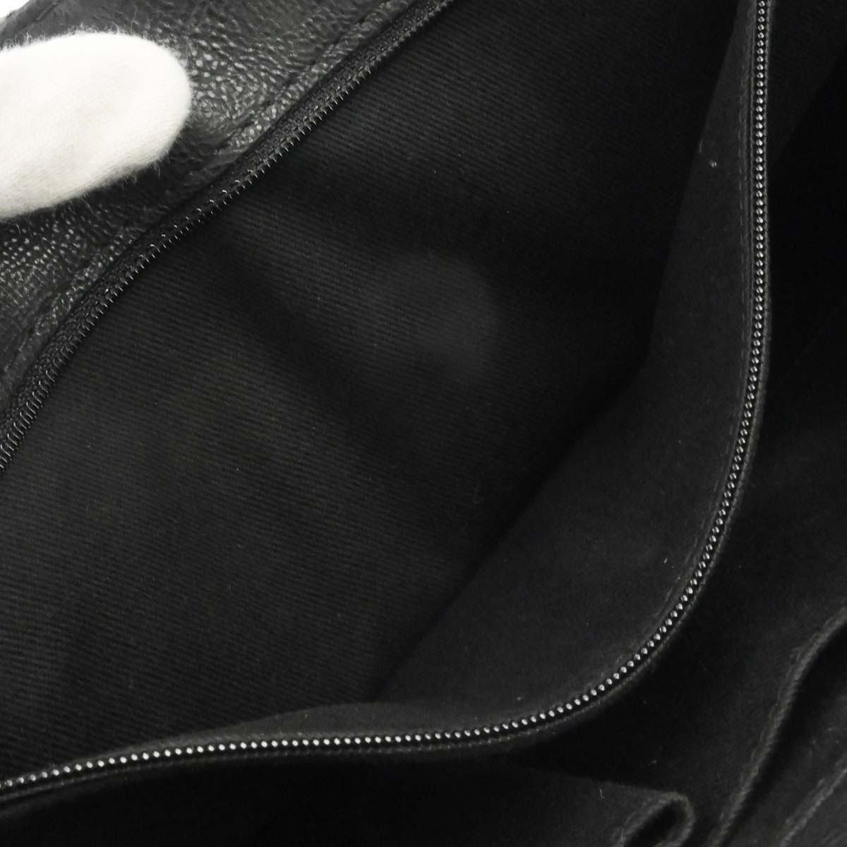 Chanel 2011 Black Calfskin Hamptons CC Accordion Flap Shoulder Bag
