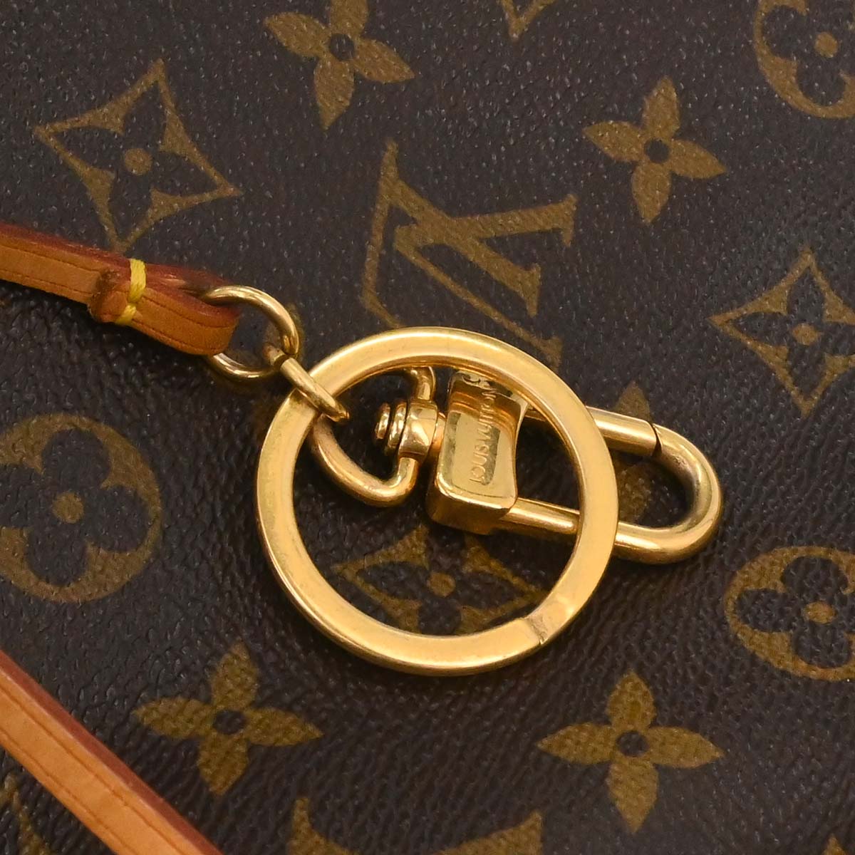 Louis Vuitton Monogram Artsy MM Handbag M40249