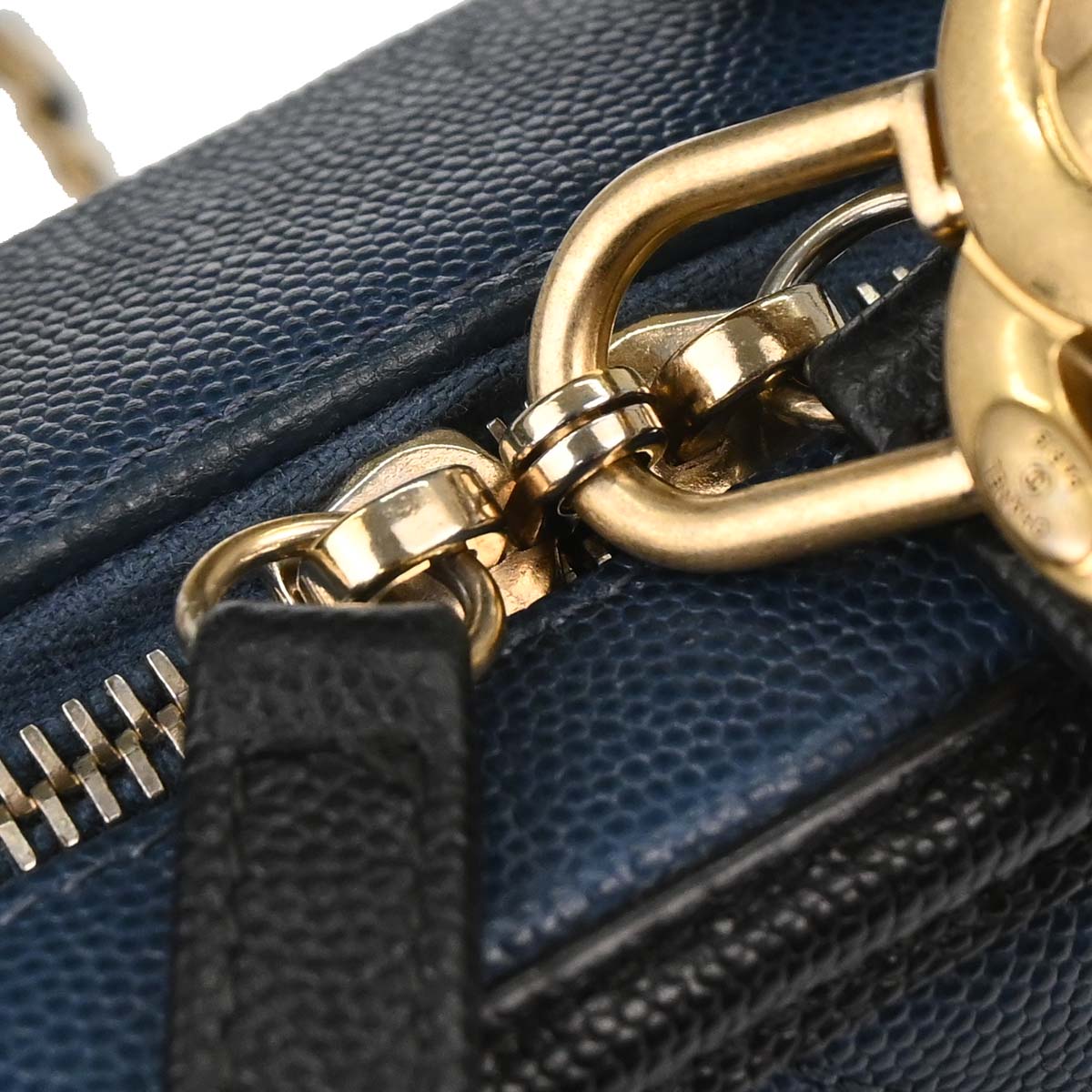 Chanel 2019 Navy Black Caviar Skin Bicolor Filigree 2way Shoulder Vanity Handbag