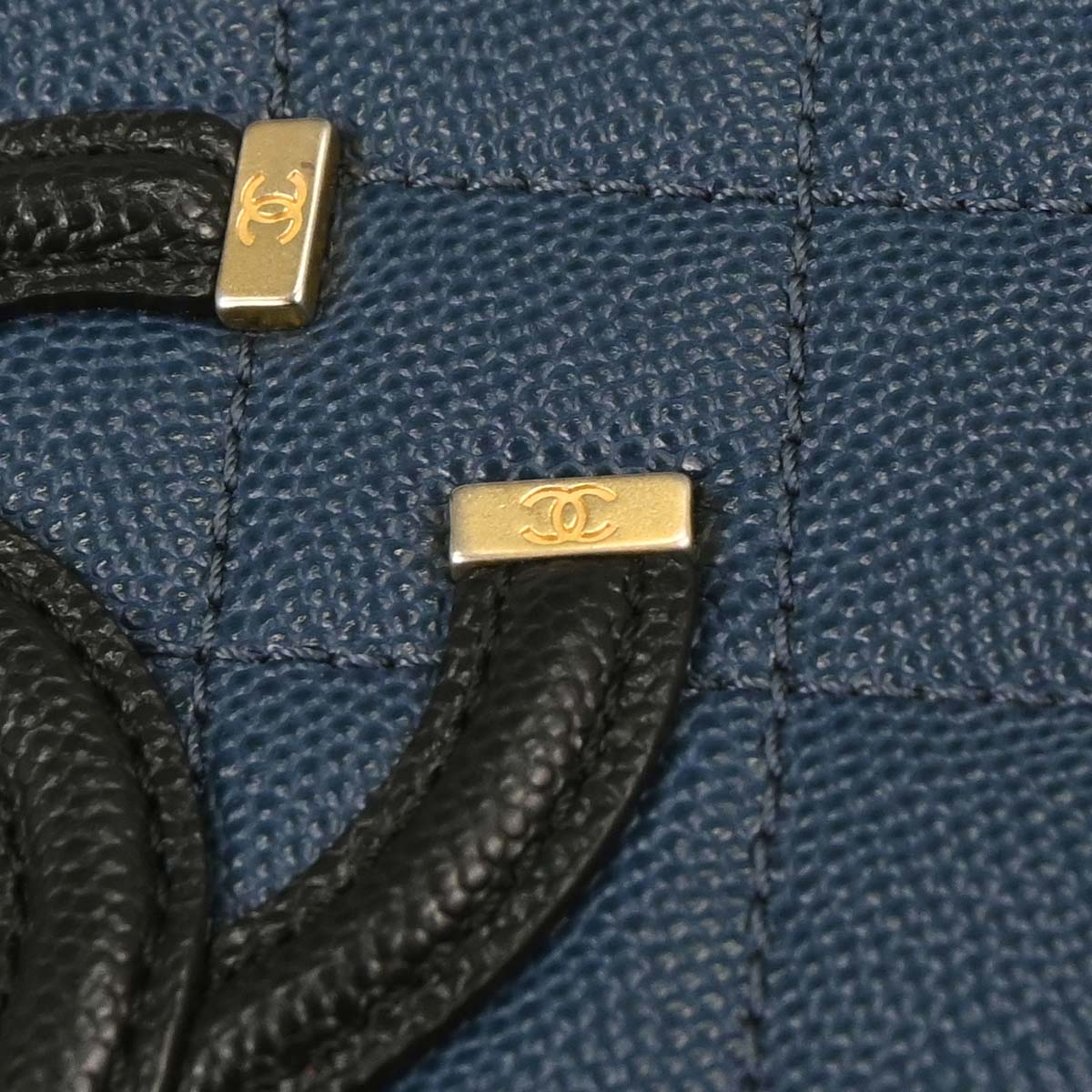 Chanel 2019 Navy Black Caviar Skin Bicolor Filigree 2way Shoulder Vanity Handbag