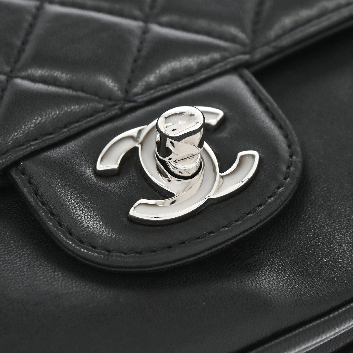 Chanel 2011 Black Lambskin Clams Pocket Accordion Flap Shoulder Bag