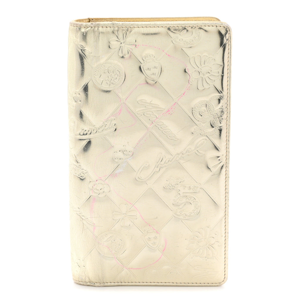 Metallic Patent Calfskin Quilted Lucky Symbols Yen Wallet Gold