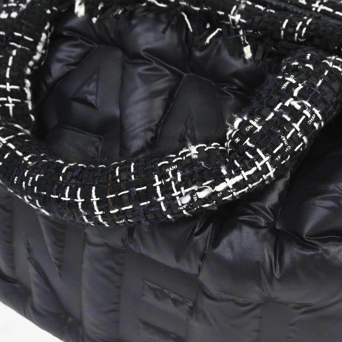 Chanel 2018-2019 Black Nylon Coco Neige Doudoune 2way Shoulder Tote Bag