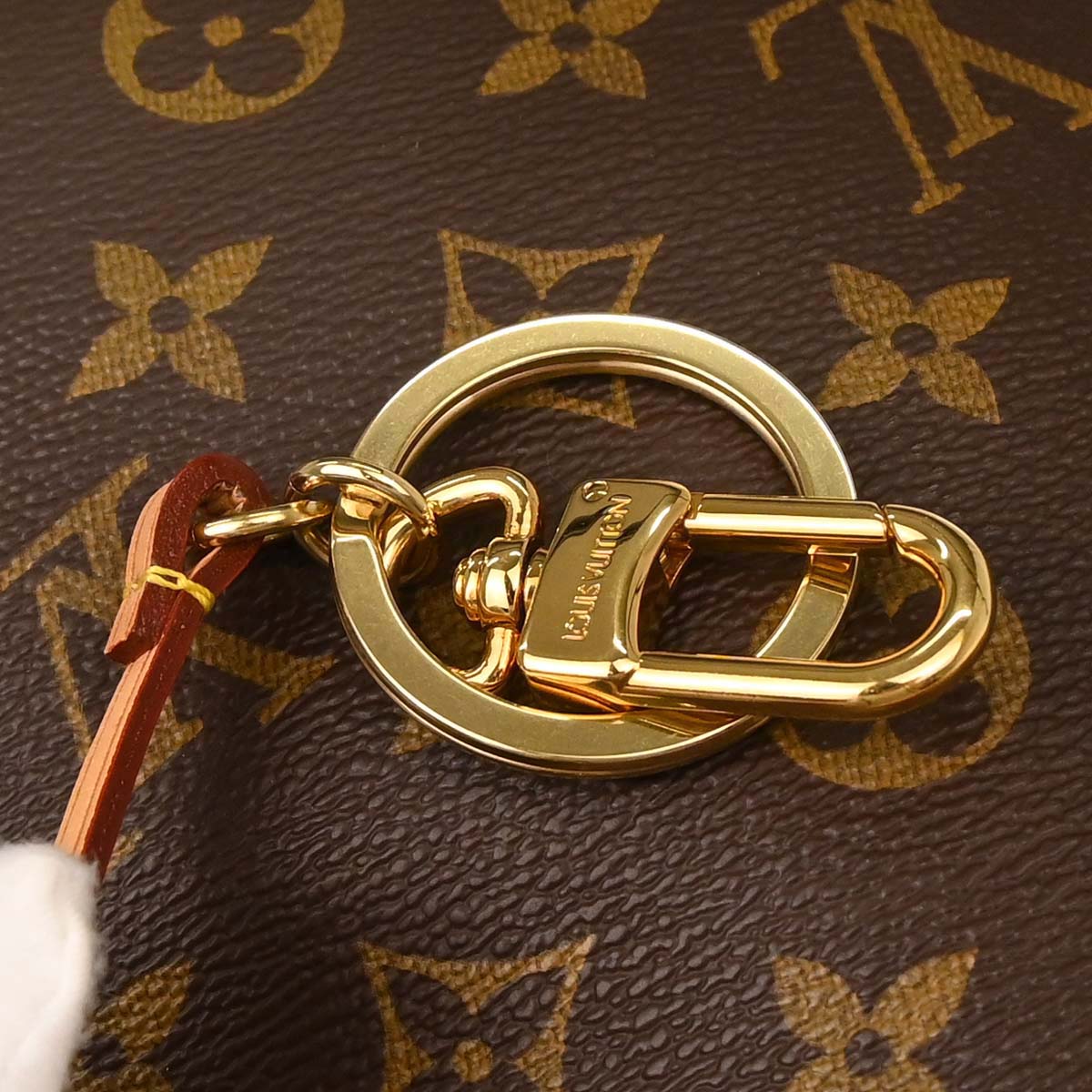 Louis Vuitton Monogram Artsy MM Handbag M40249