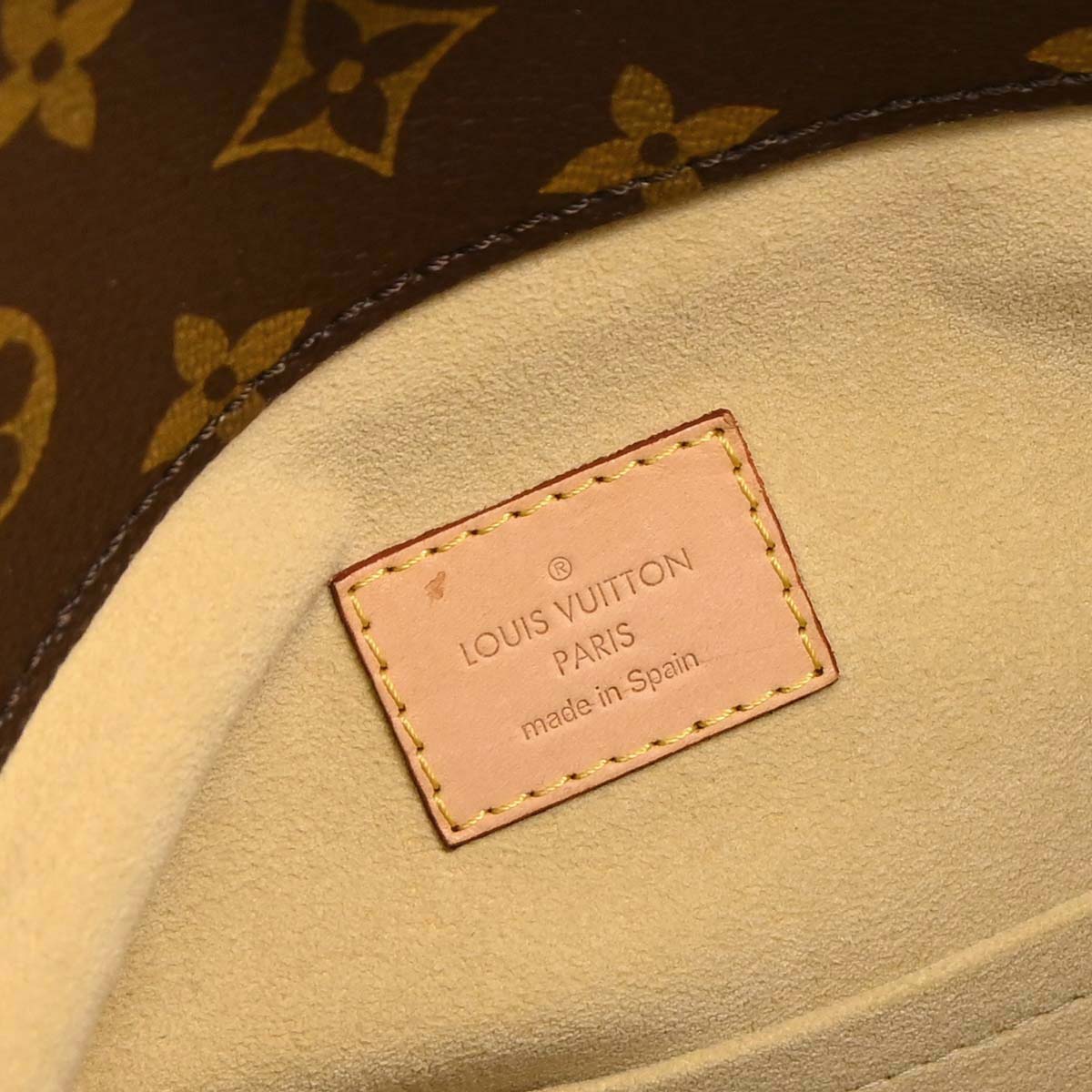 Louis Vuitton Monogram Artsy MM Handbag M40249