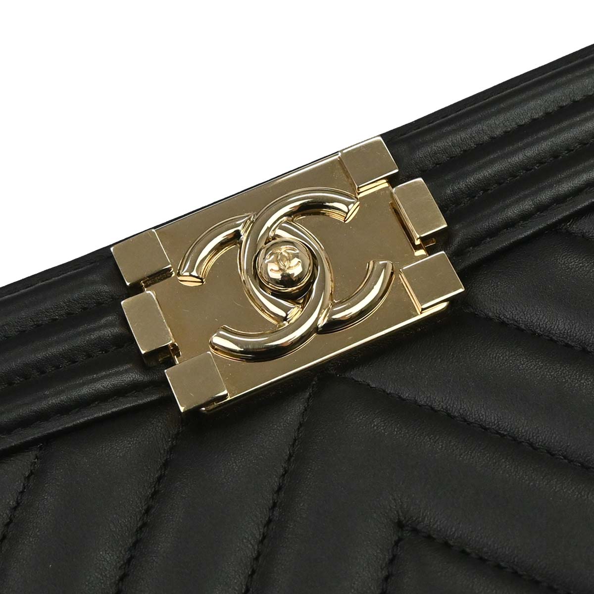 Boy Chanel 2019 Black Lambskin Chevron Medium Double Chain Shoulder Bag