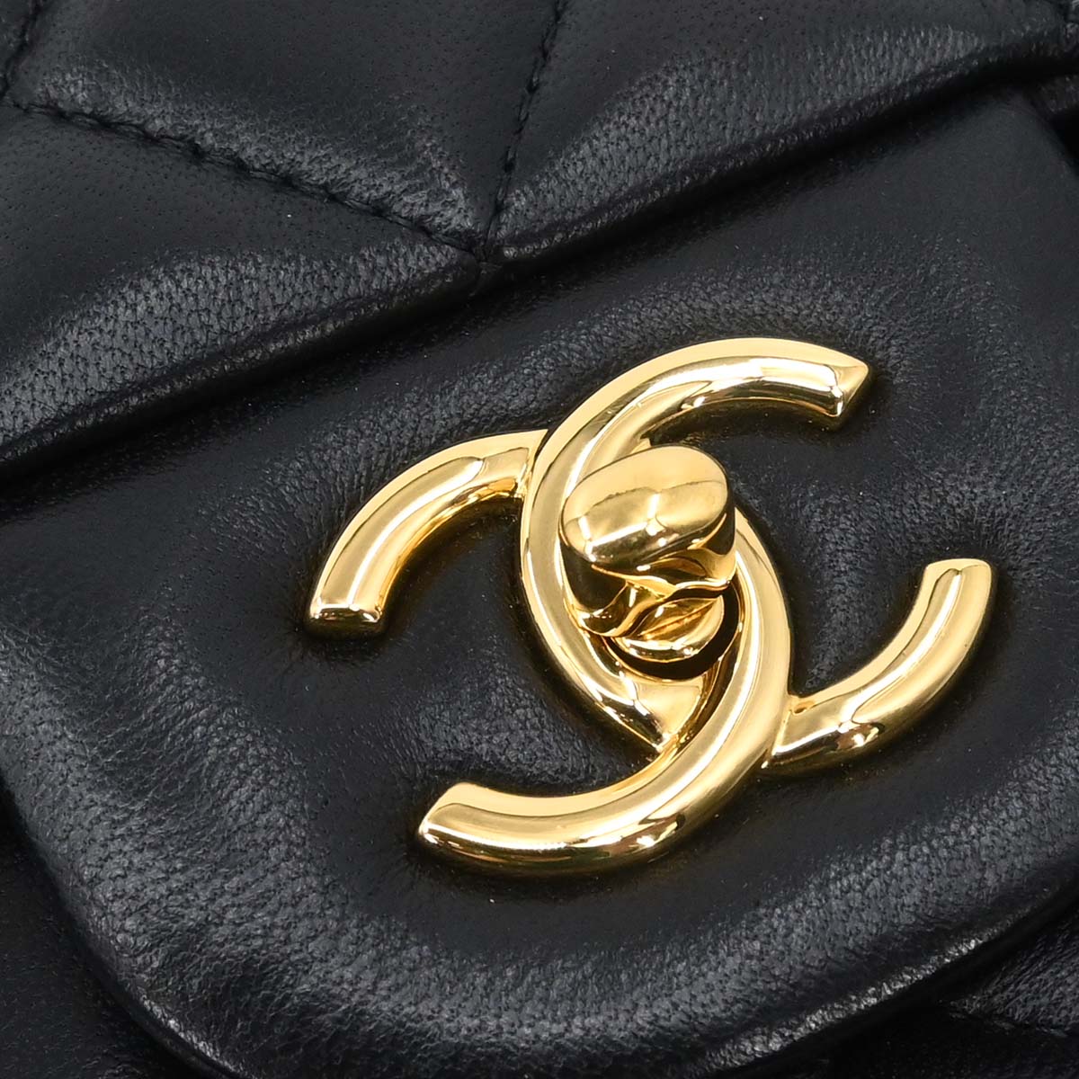 Chanel 2014 Black Lambskin Jumbo Classic Double Flap Shoulder Bag