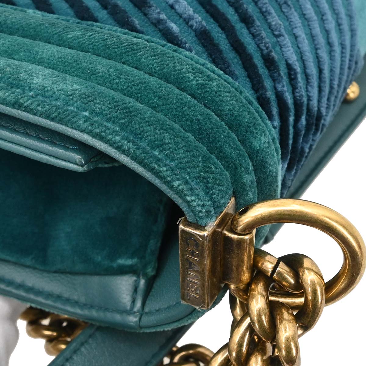 Boy Chanel 2017-2018 Green Velvet Chevron Medium Shoulder Bag