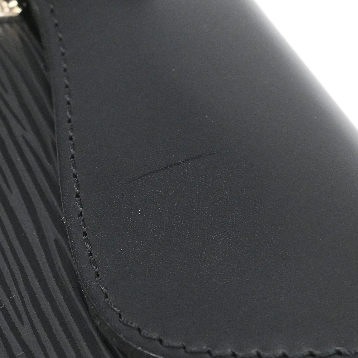Louis Vuitton Black Epi Pochette Montaigne Handbag M59292