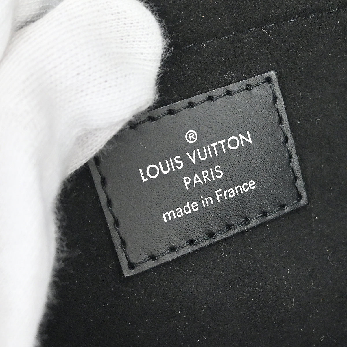 Louis Vuitton Black Epi Pochette Montaigne Handbag M59292