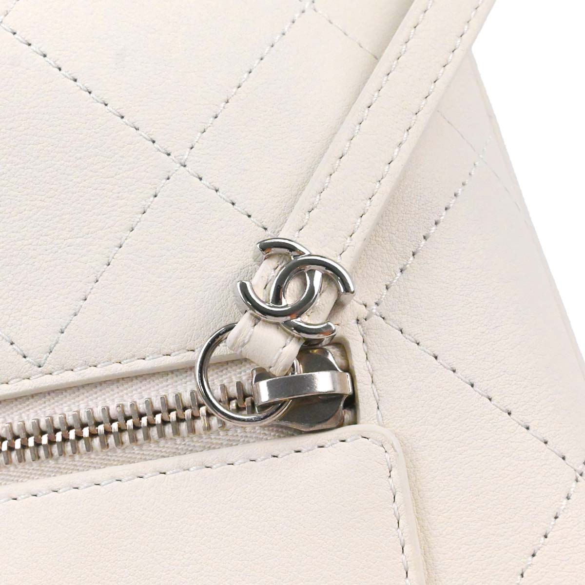 Chanel 2019 White Calfskin 2way Shoulder Bucket Handbag
