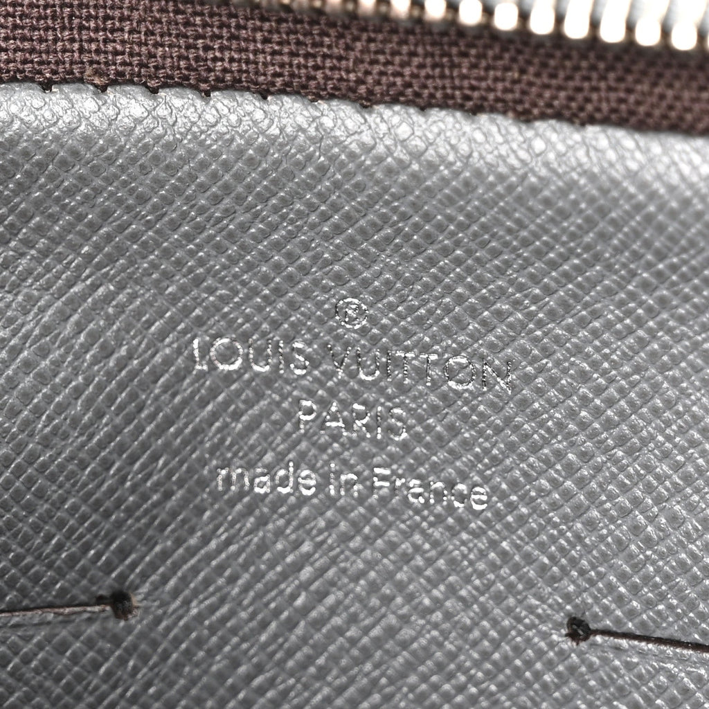 Louis Vuitton Taiga Neo Pavel Glacier