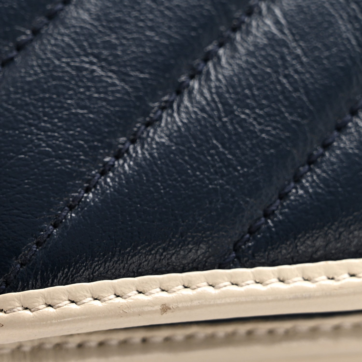 Gucci Vintage Effect Calfskin Matelasse Diagonal Torchon GG Marmont Continental Wallet Blue Agata Mystic White