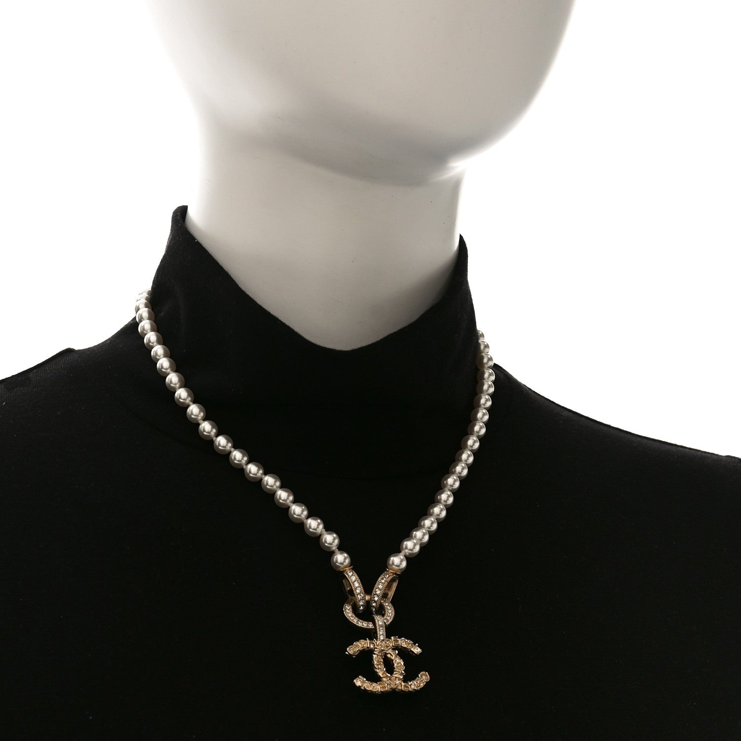 Pearl Crystal CC Short Necklace