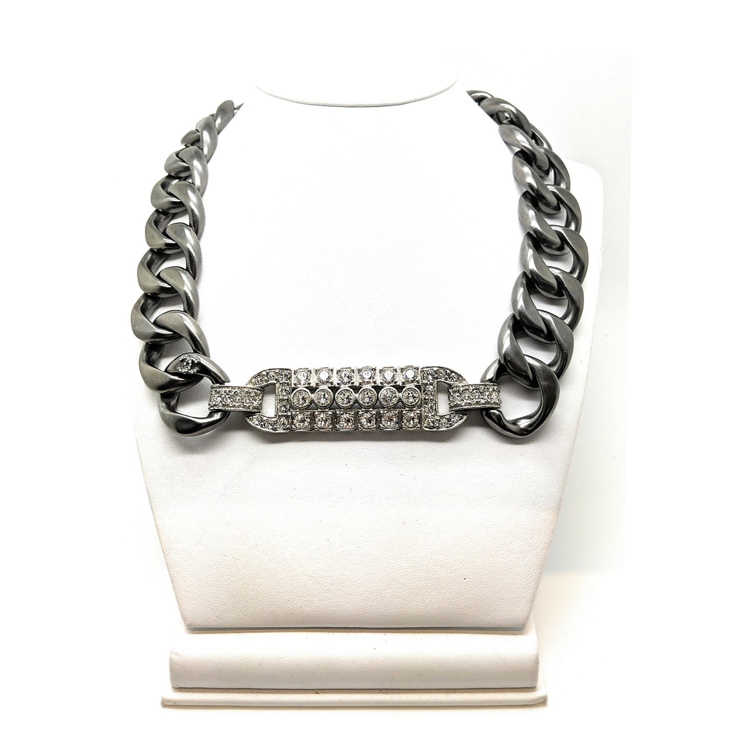 Chanel trass & Ruthenium Metal Chain Necklace