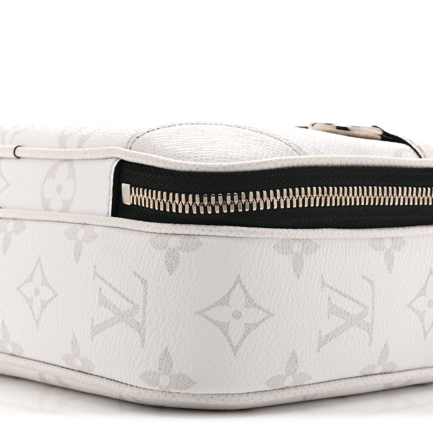 Louis Vuitton Taiga Monogram Alpha Messenger Optic White