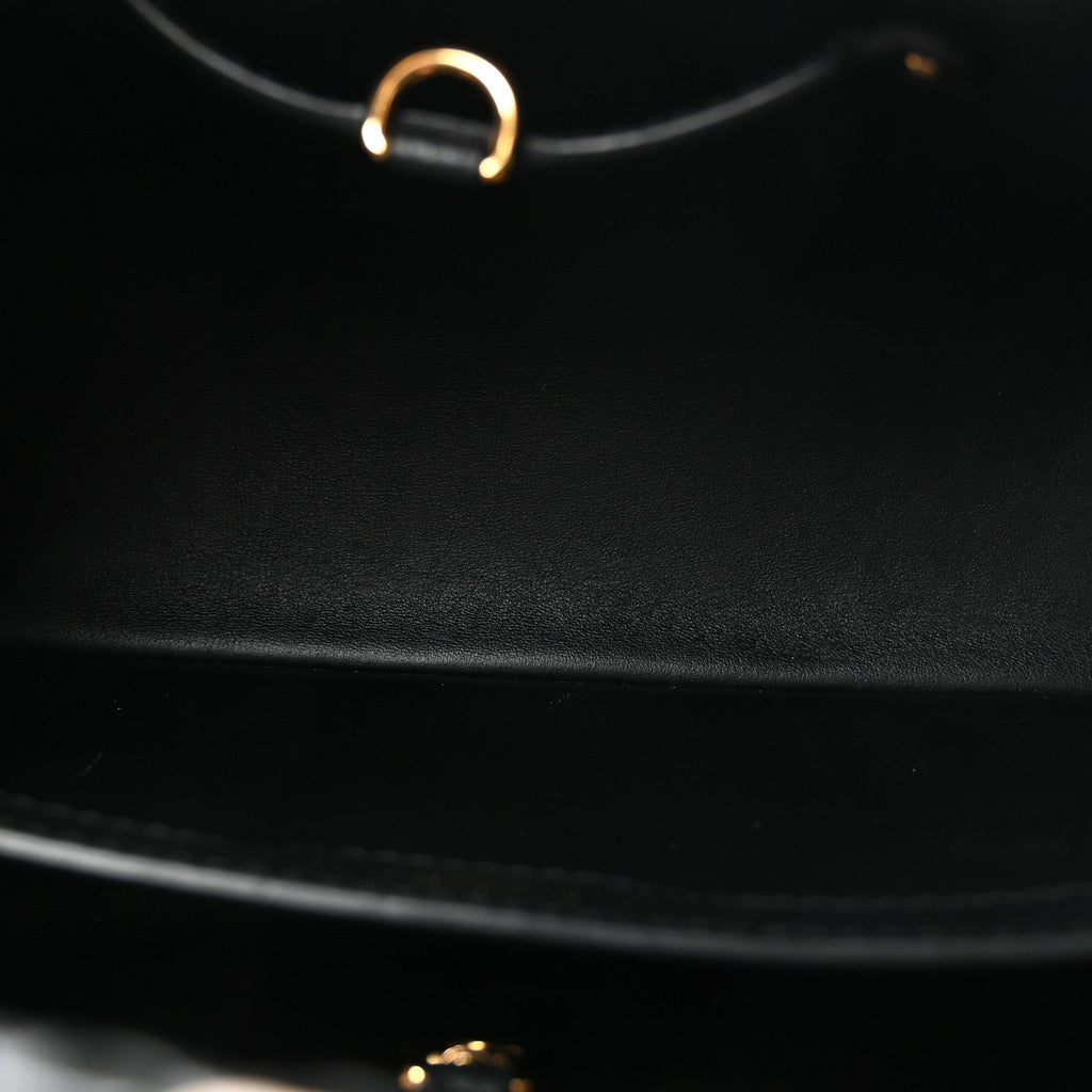 Louis Vuitton Taurillon Crafty Capucines MM Black