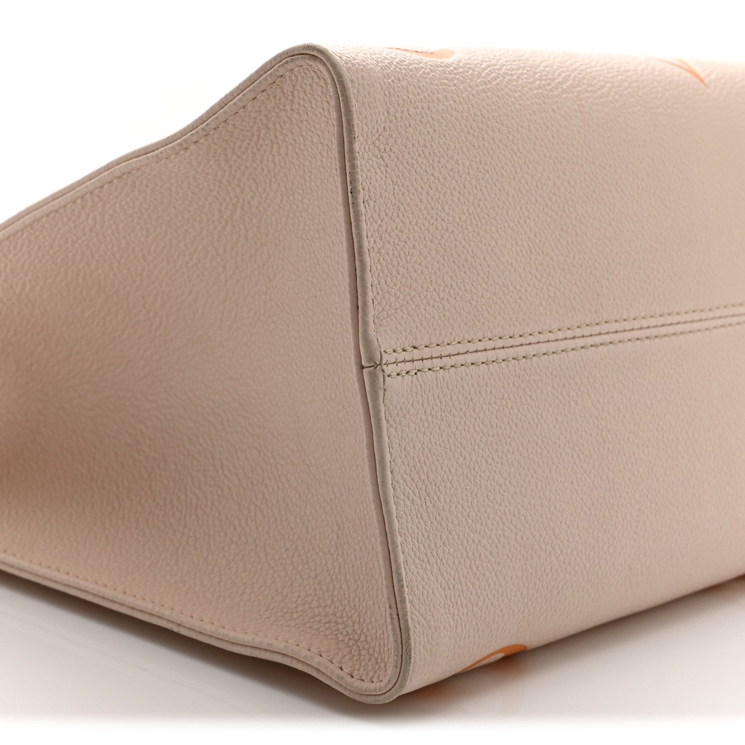 Louis Vuitton Empreinte Monogram Giant By The Pool Onthego MM Cream Saffron