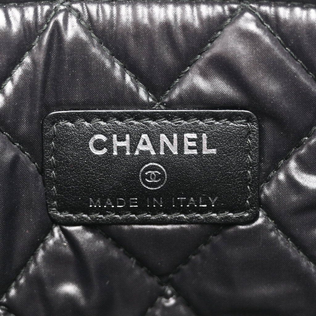 Caviar Studded Medium Deauville Pouch Black