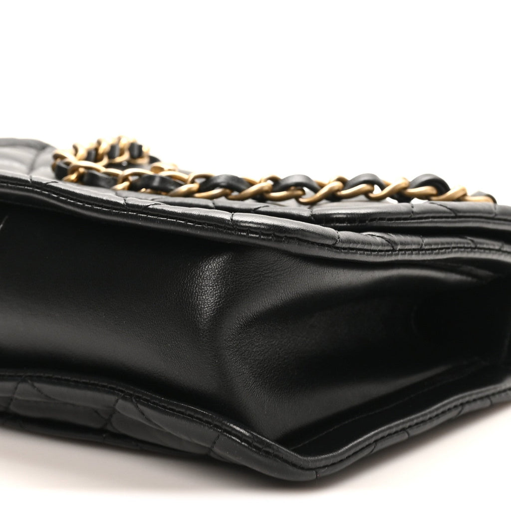 Chanel Shiny Lambskin Flap Clutch With Chain Black