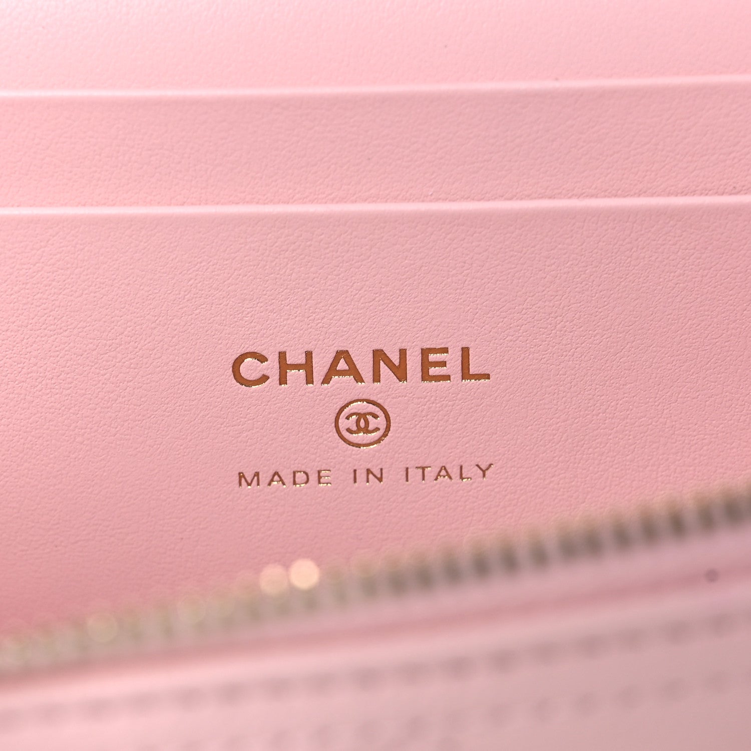 Caviar Quilted Top Handle Slim Vanity With Chain Light Pink