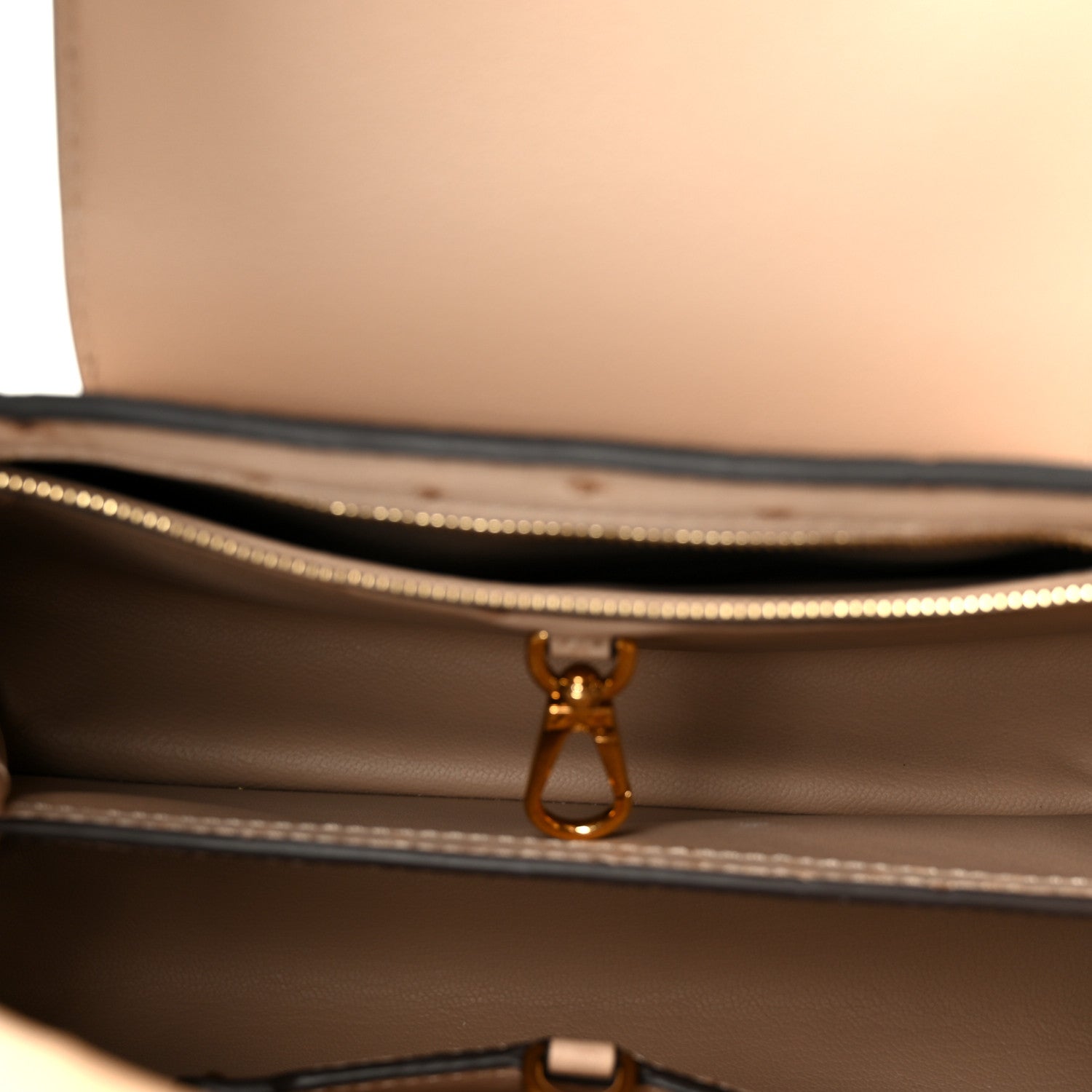 Louis Vuitton Ostrich Capucines PM Rose Champagne