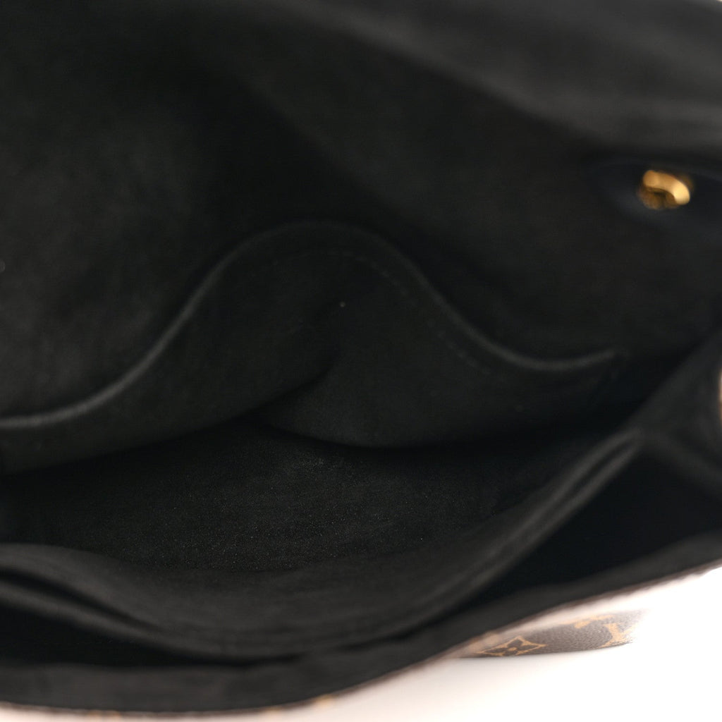 Louis Vuitton Epi Monogram Saint Michel Black