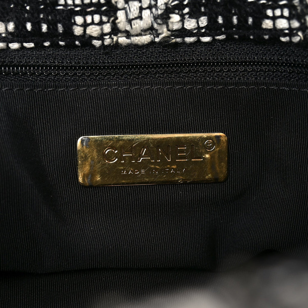 Chanel Tweed Quilted Maxi Chanel 19 Flap Black White