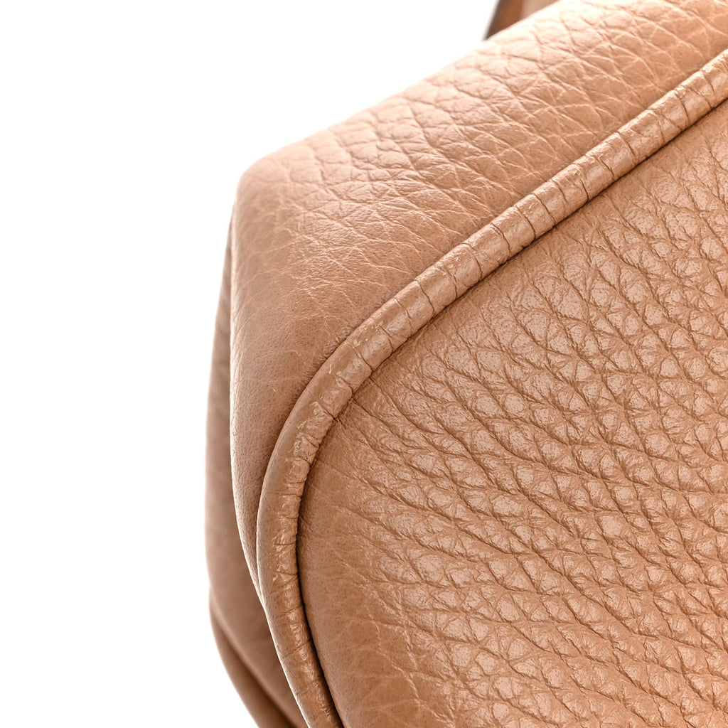 Gucci Pebbled Calfskin Small Soho Disco Bag Camelia