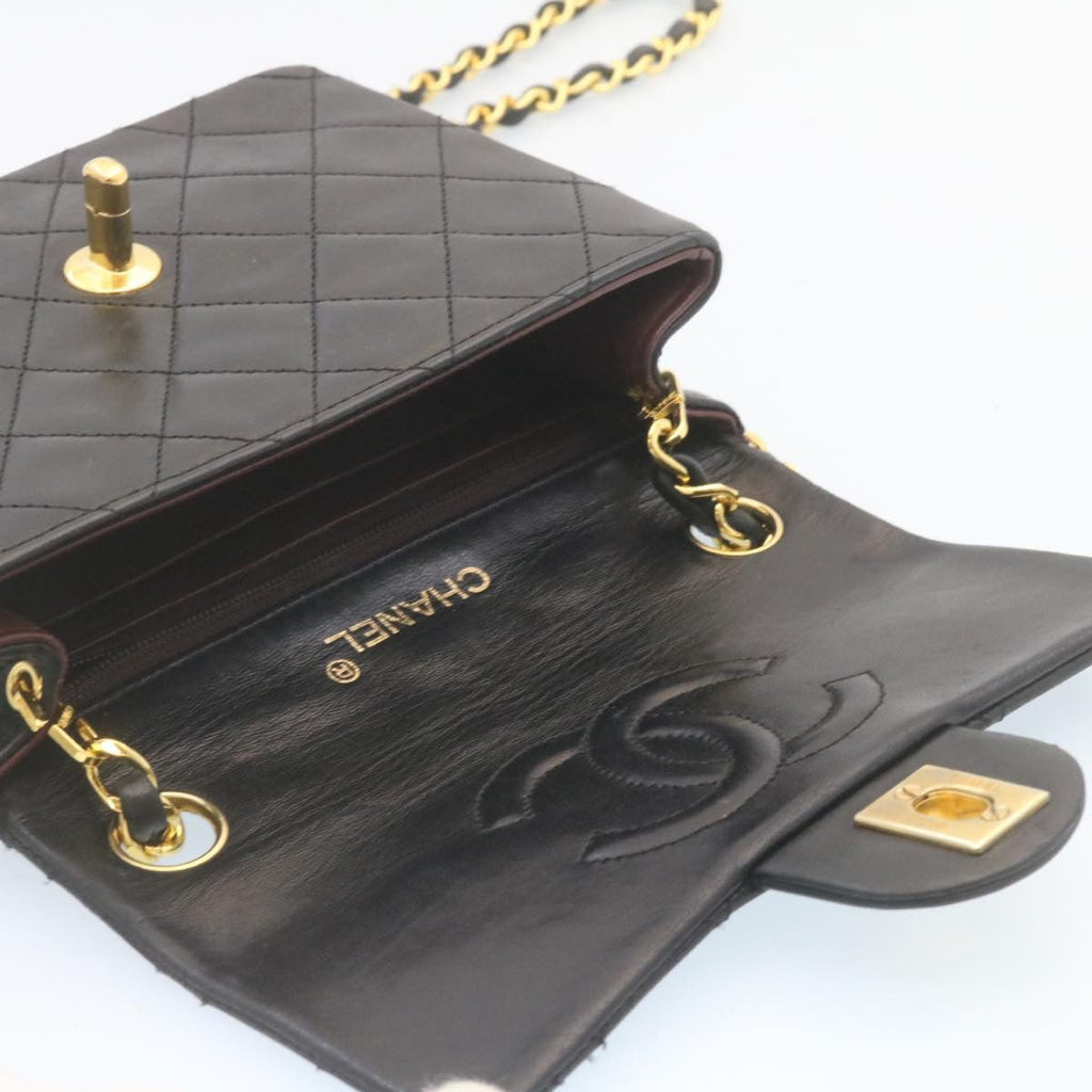 Chanel Black Leather Timeless shoulder bag