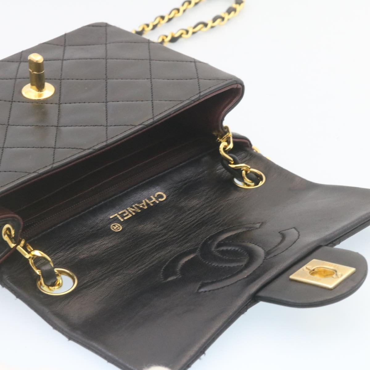Chanel Black Leather Timeless shoulder bag