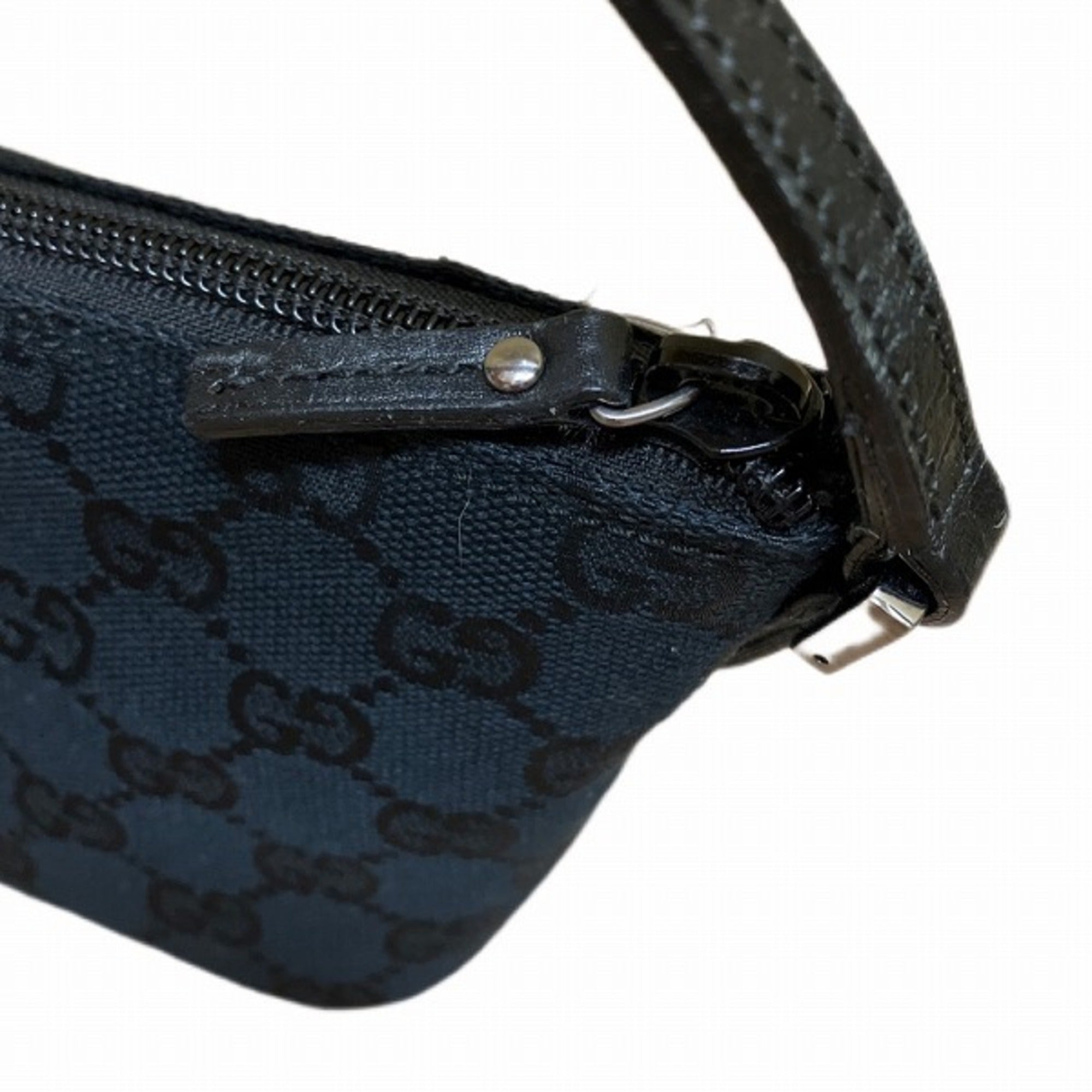 GUCCI GG canvas pattern hand pouch 07198 2123 black bag handbag ladies