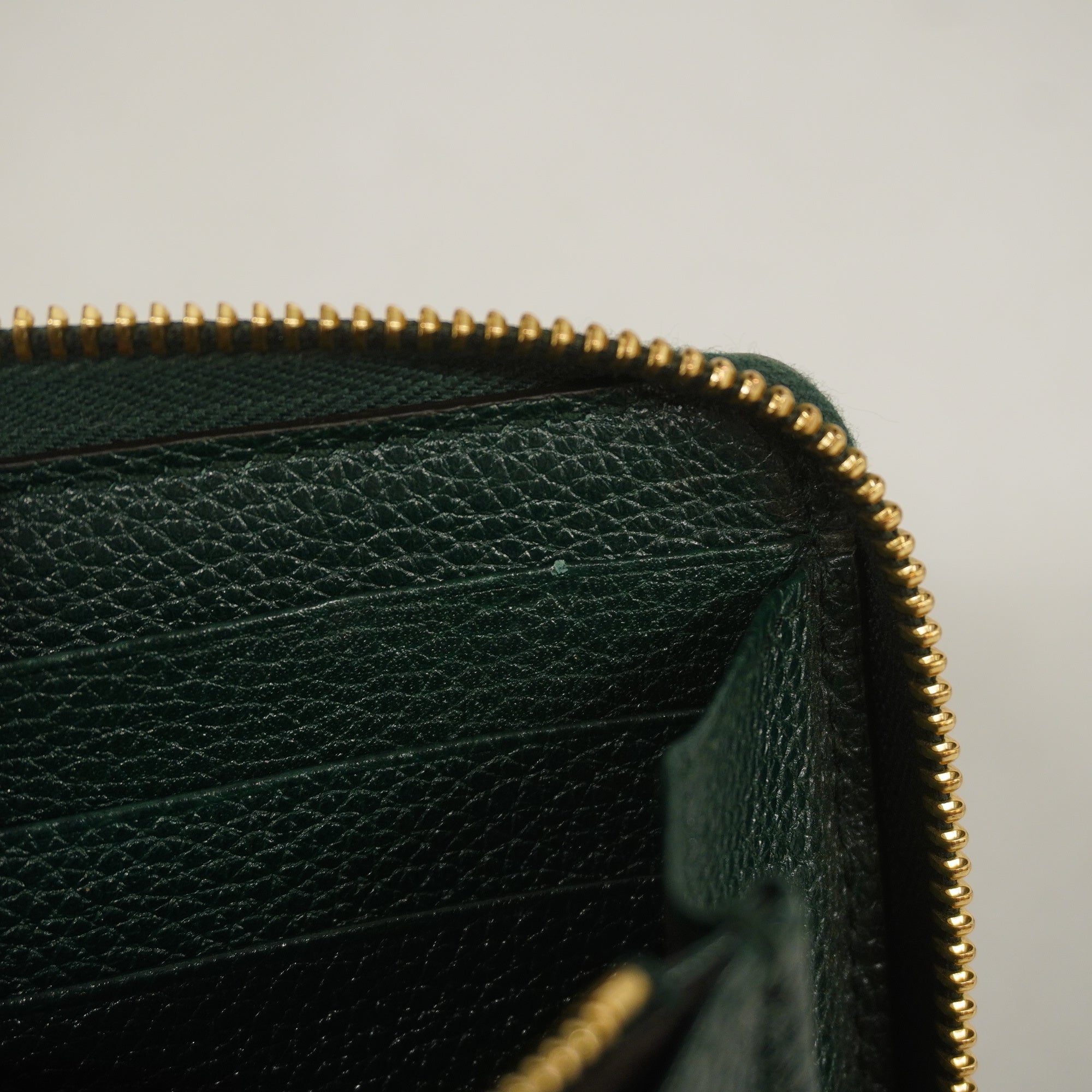 GUCCI  Zumi Gold Hardware 570661 Women's Leather Long Wallet [bi-fold] Green