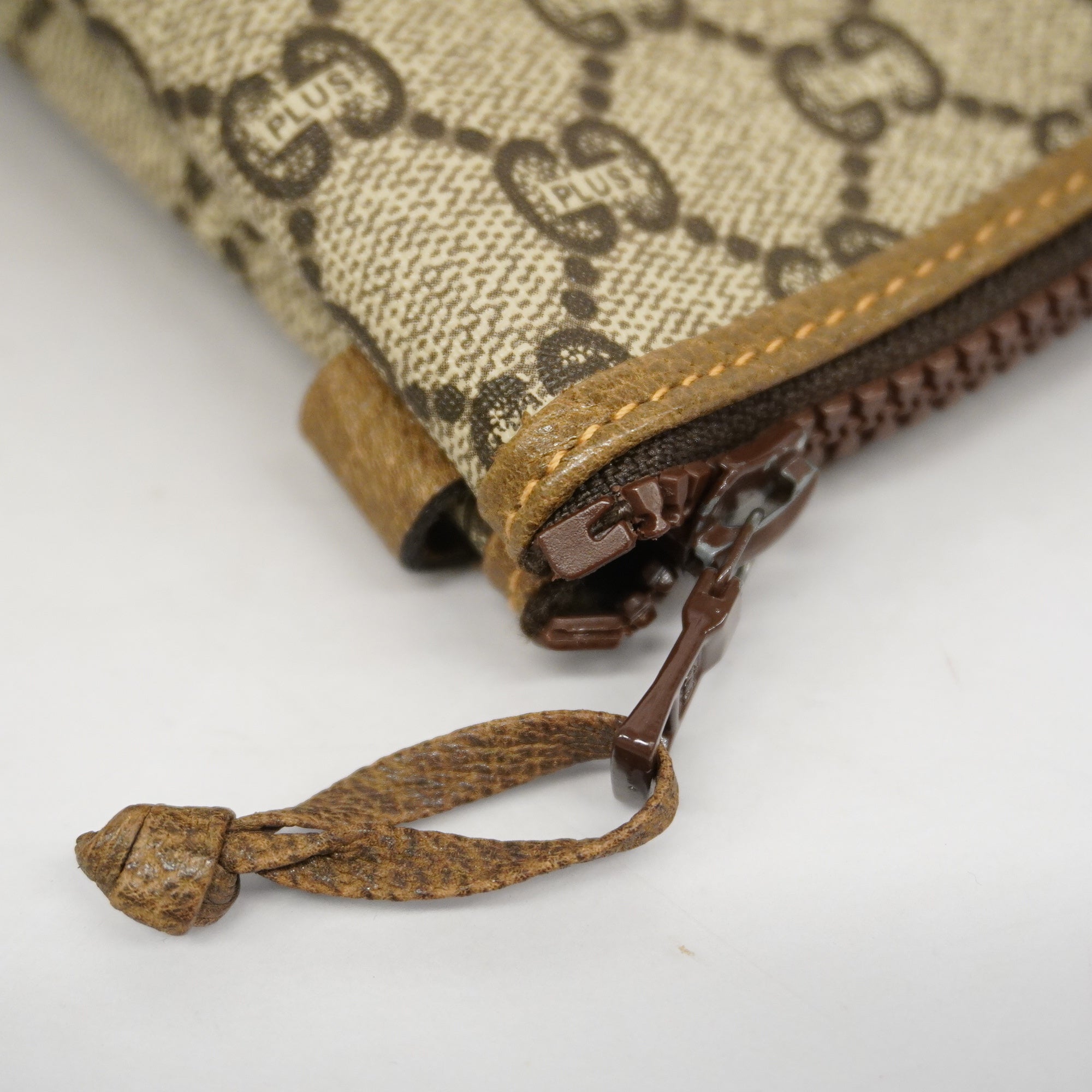 GUCCI  Clutch Bag Women's GG Plus Clutch Bag Beige