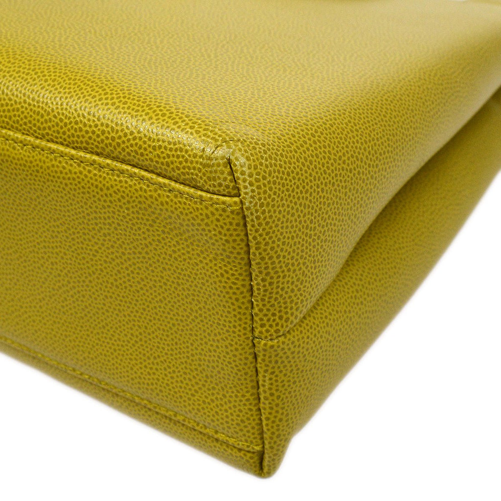 CHANEL 1997-1999 Shopping Bag Medium Green Caviar Skin
