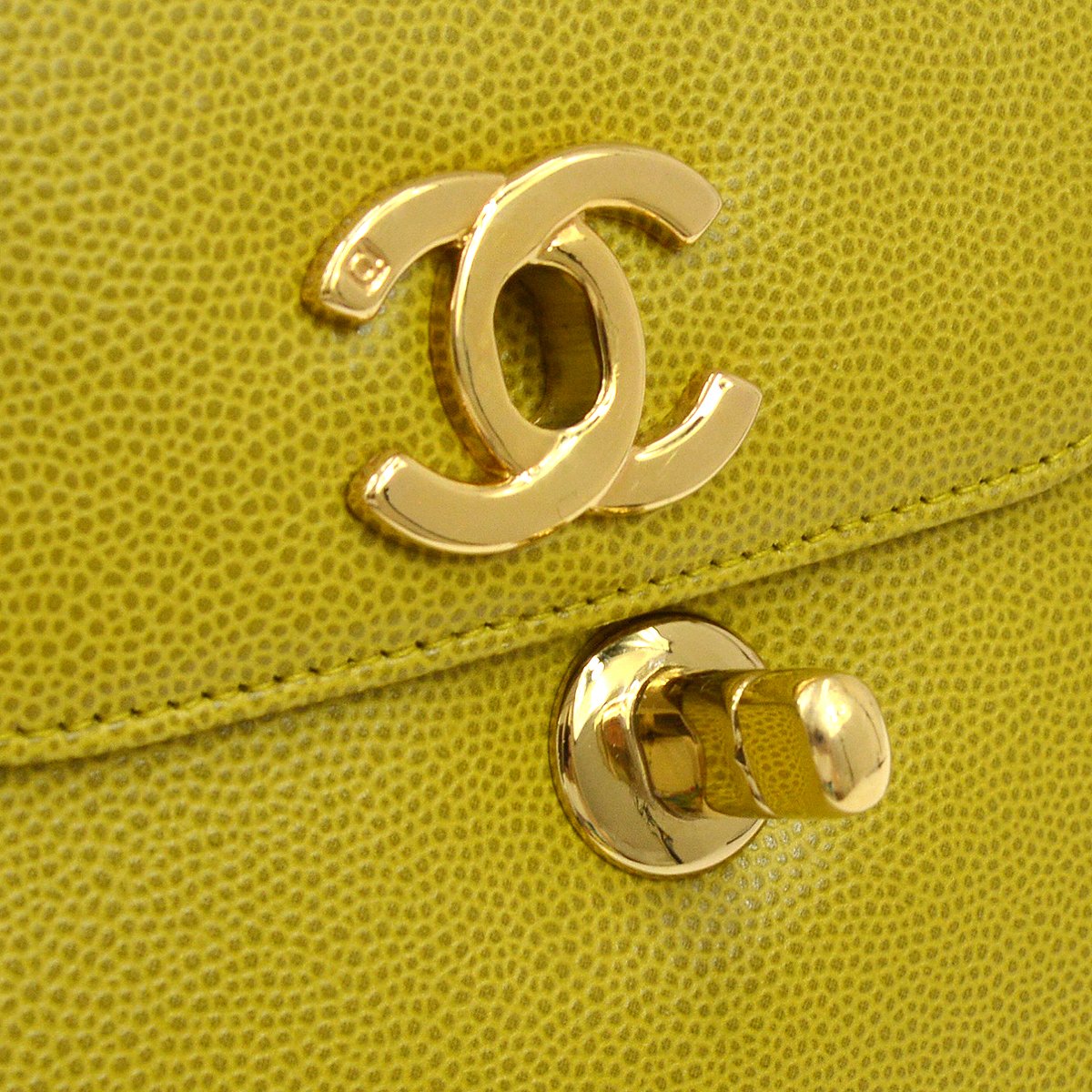 CHANEL 1997-1999 Shopping Bag Medium Green Caviar Skin