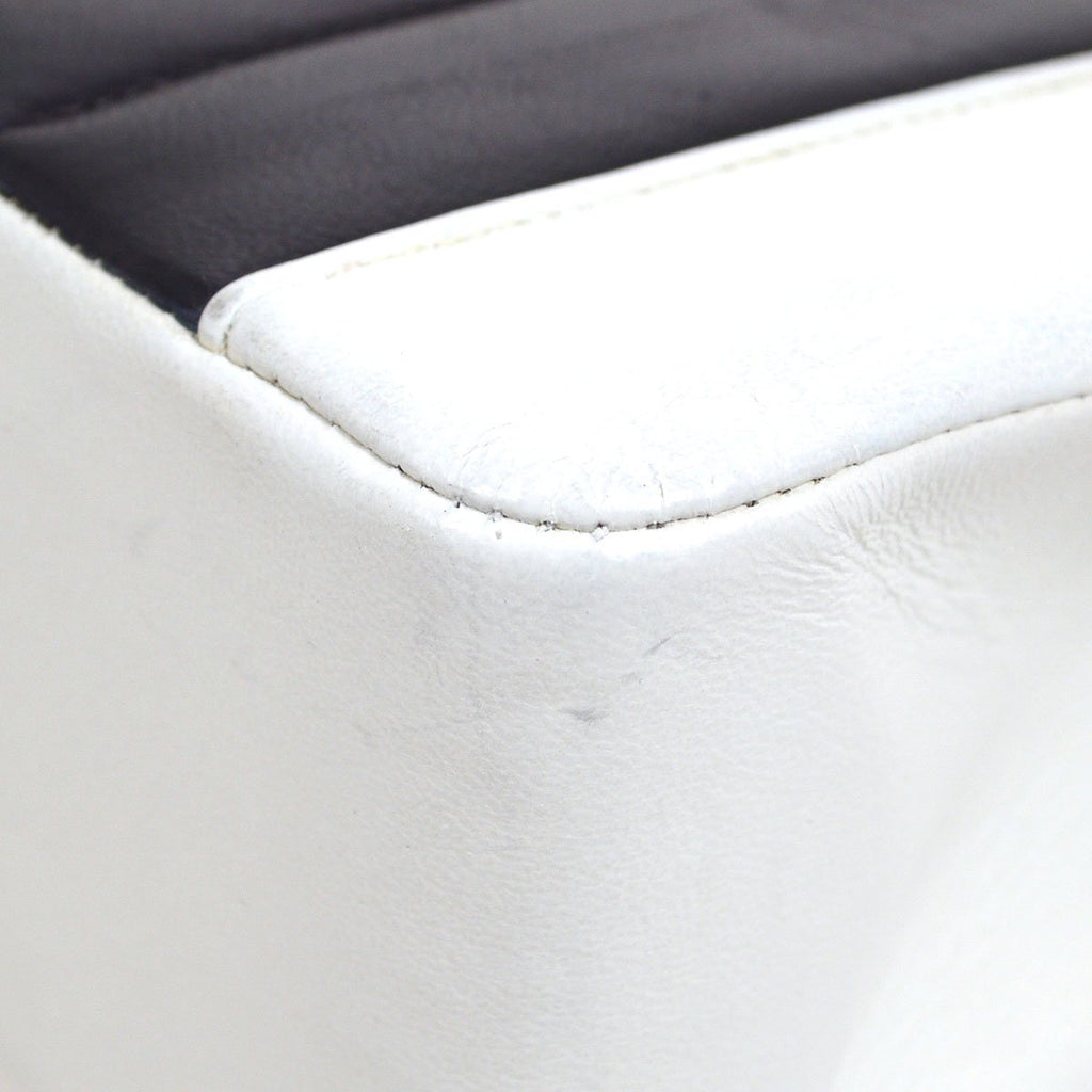 CHANEL 1991-1994 Vertical Border Flap Small Navy Lambskin