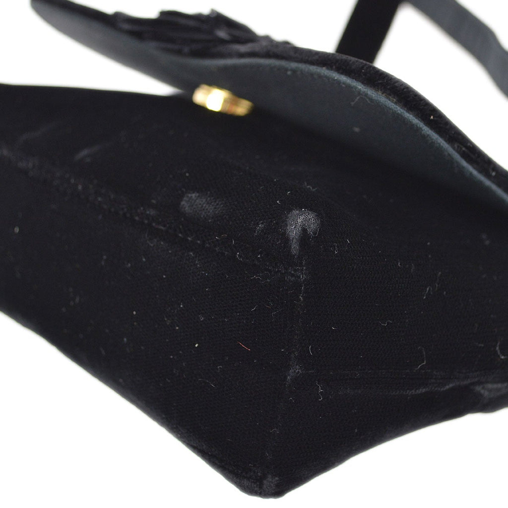 CHANEL 1991-1994 Camellia Shoulder Bag Black Velvet