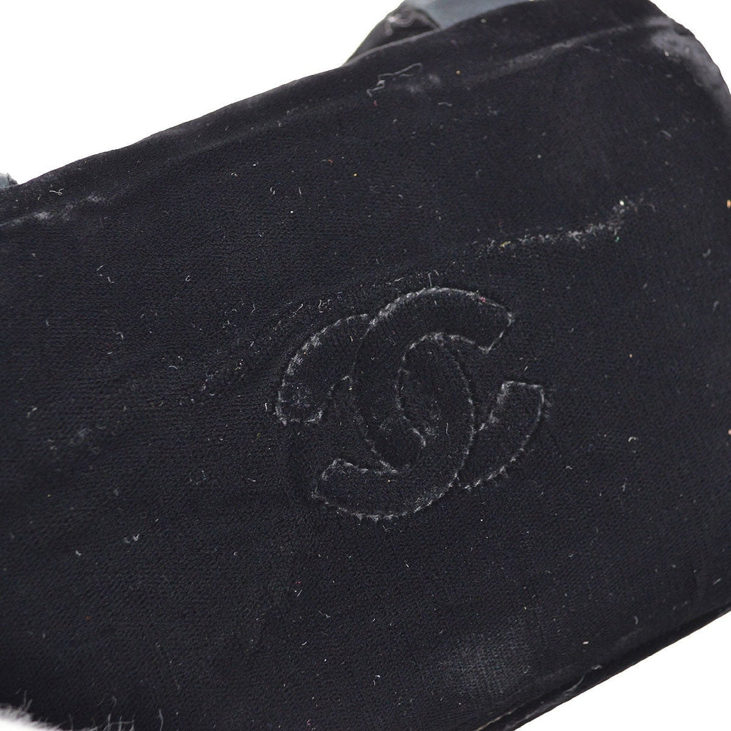 CHANEL 1991-1994 Camellia Shoulder Bag Black Velvet