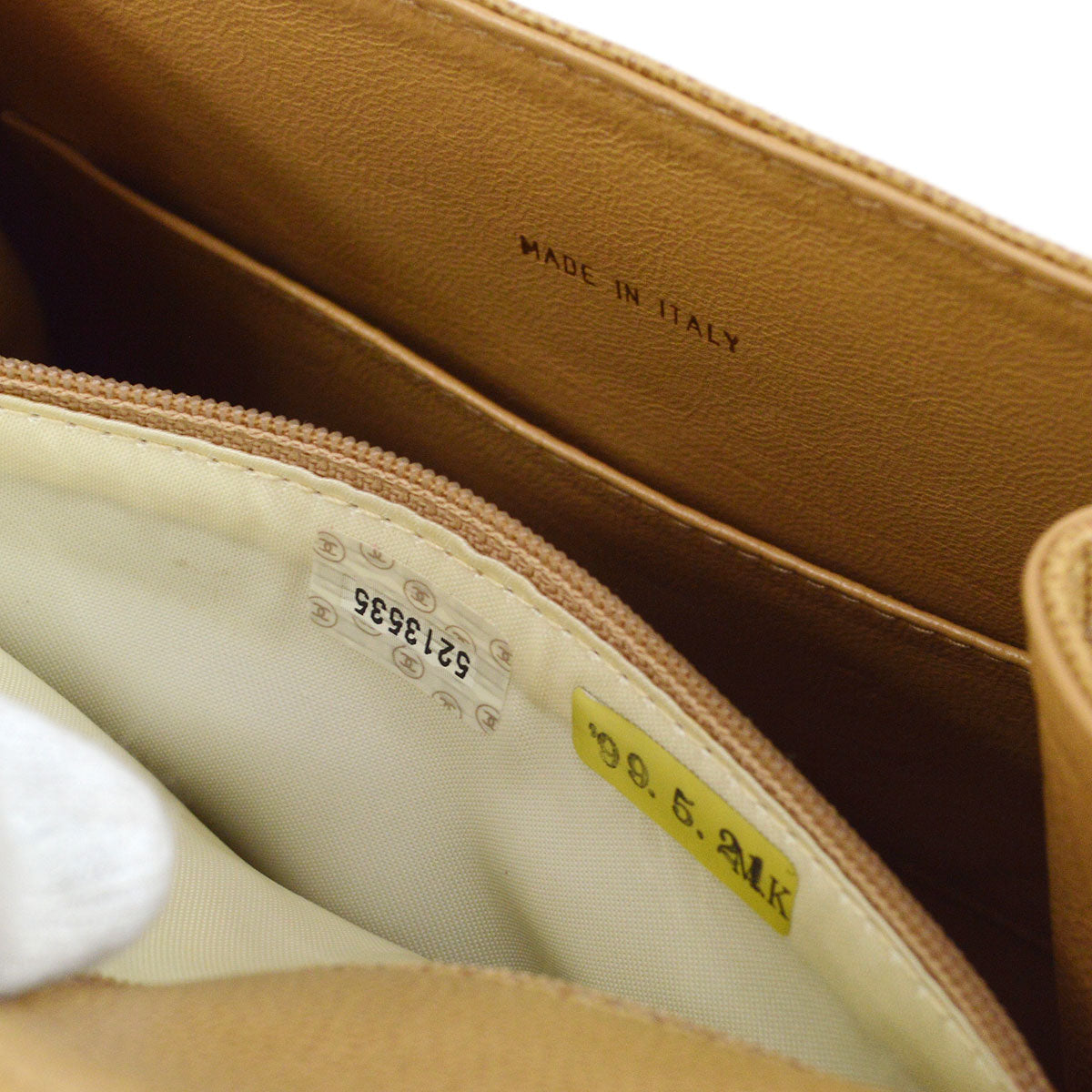 CHANEL 1999 Beige Caviar Trapezoid Shoulder Bag
