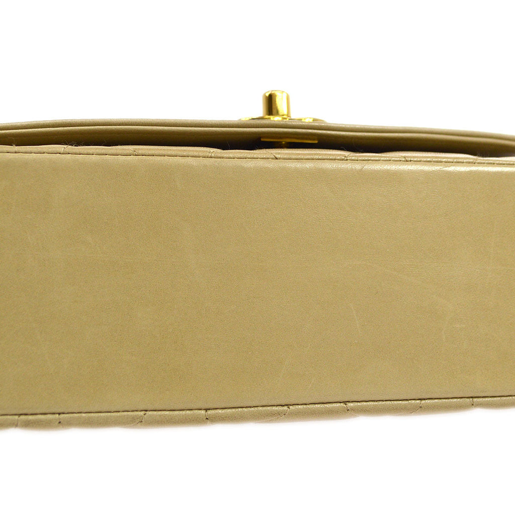 CHANEL 1994-1996 Beige Lambskin Diana Flap Small