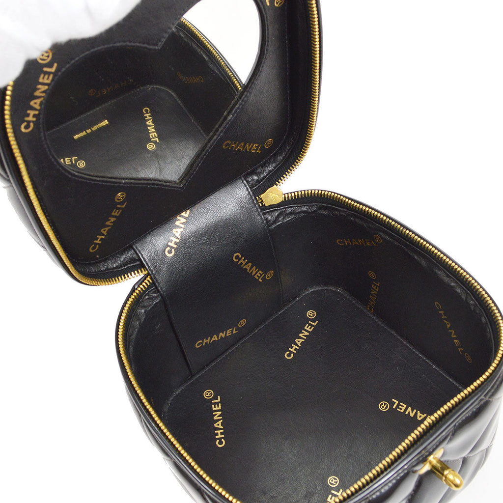 CHANEL 1995 Heart Mirror Vanity Handbag Black Patent Leather